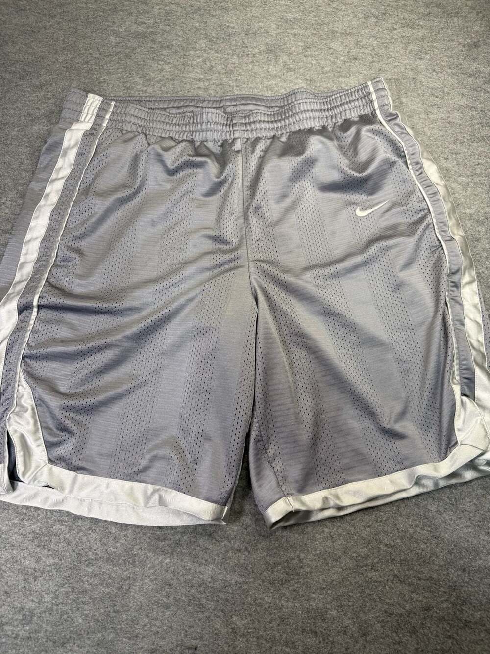 Nike Basketball Shorts Size XL Gray Mesh Athletic Striped